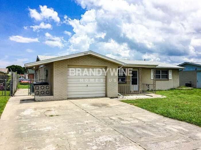 7317 Oak Crest Dr - Photo 2 of 26