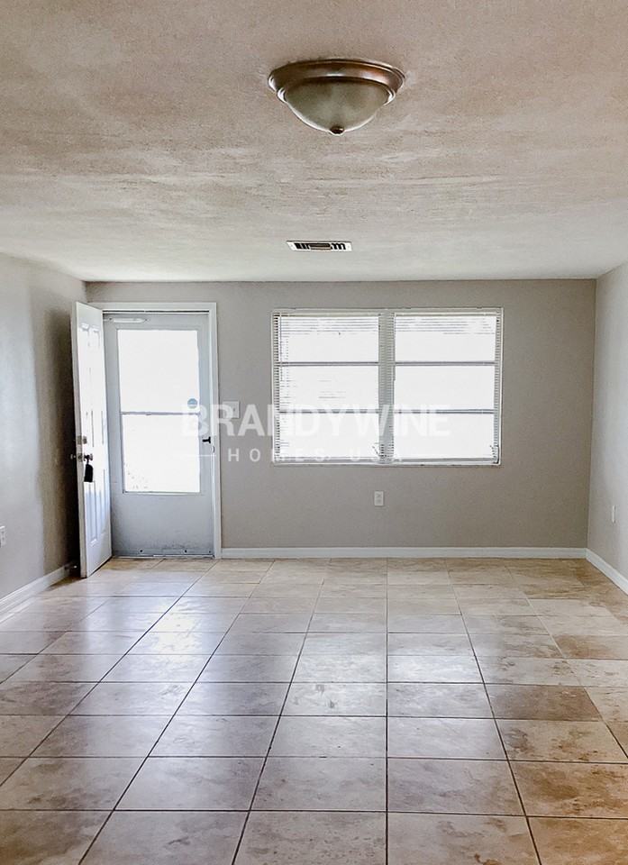 7317 Oak Crest Dr - Photo 5 of 26