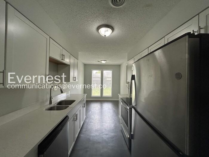 7127 Markim Dr - Photo 4 of 37