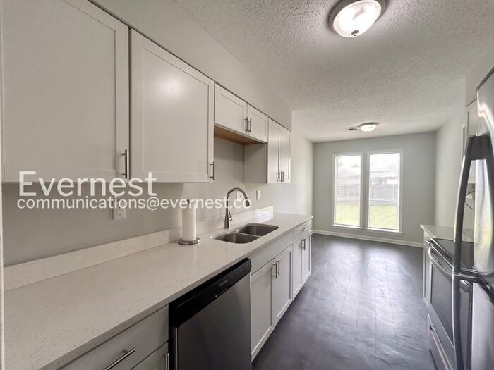 7127 Markim Dr - Photo 5 of 37