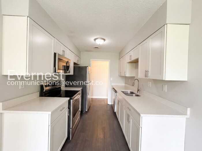 7127 Markim Dr - Photo 6 of 37
