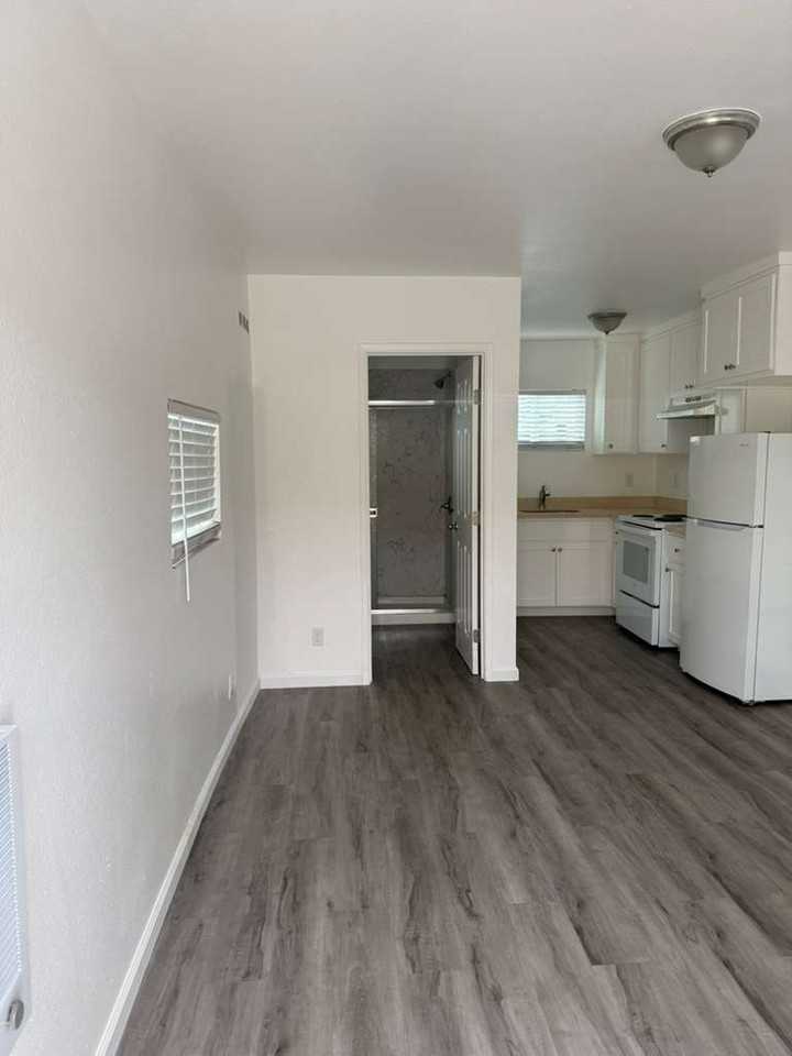 Meekland Avenue - Photo 5 of 10