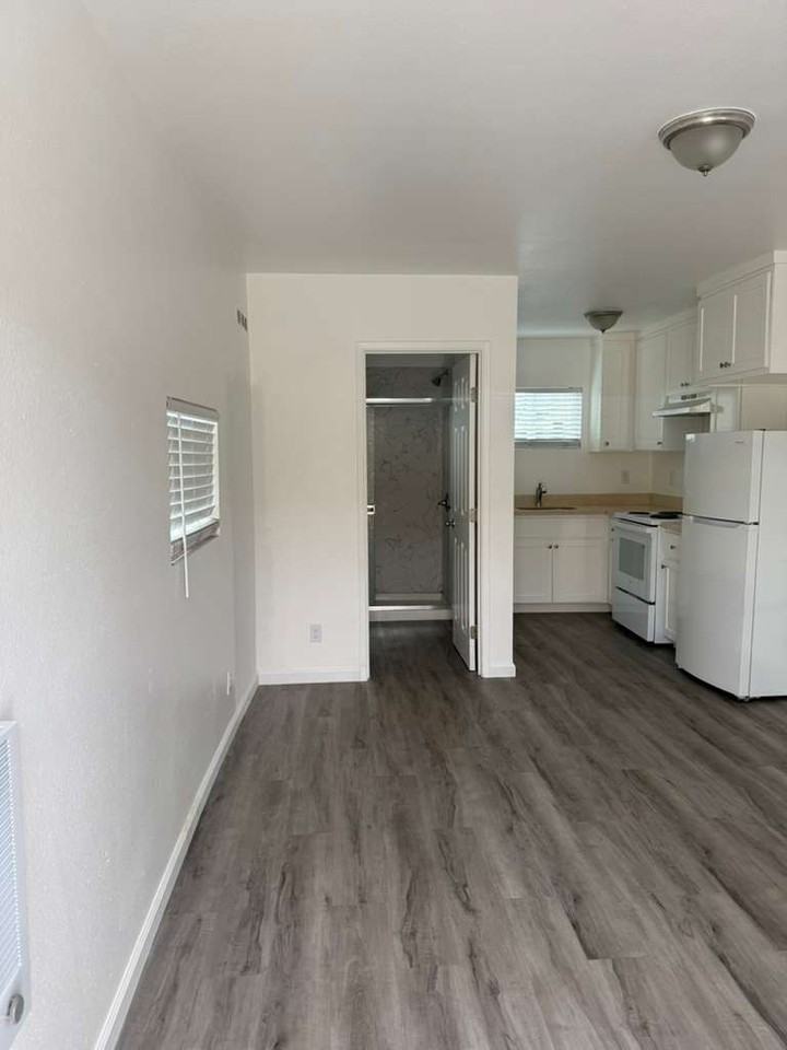 22251 Meekland AvenueUnit 22259 #22259 - Photo 5 of 10