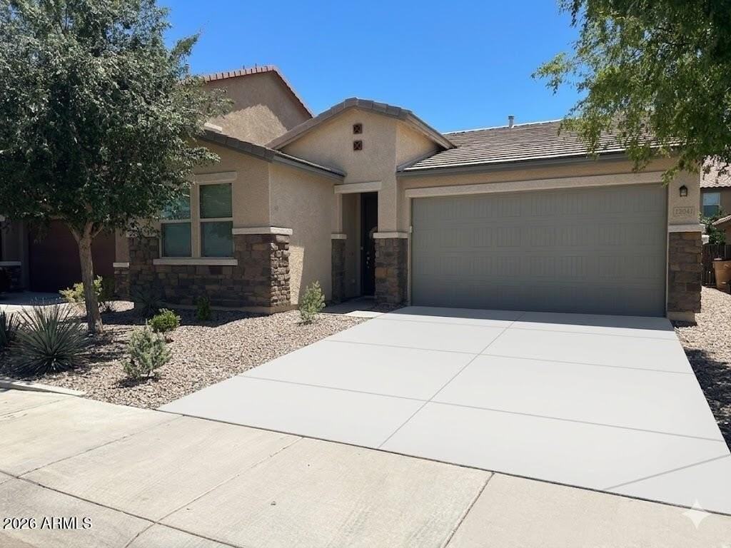 12041 W Cottontail Ln - Photo 2 of 31