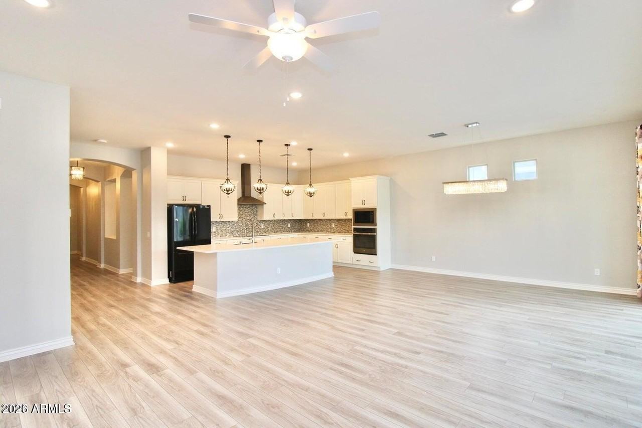 15078 W Roosevelt St - Photo 5 of 27