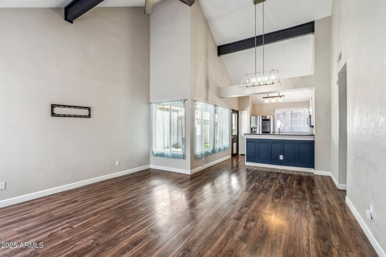 2129 W Rose Garden Ln - Photo 7 of 29