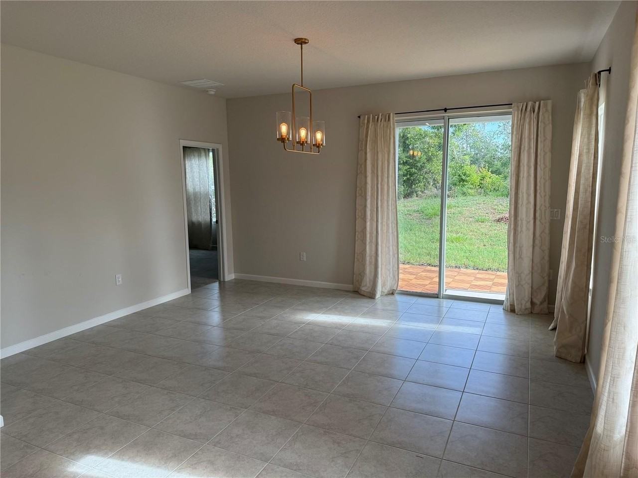 5029 Grand Teton Ct - Photo 3 of 18