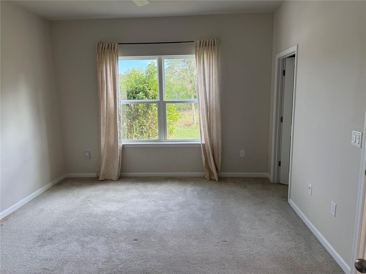 5029 Grand Teton Ct - Photo 4 of 18