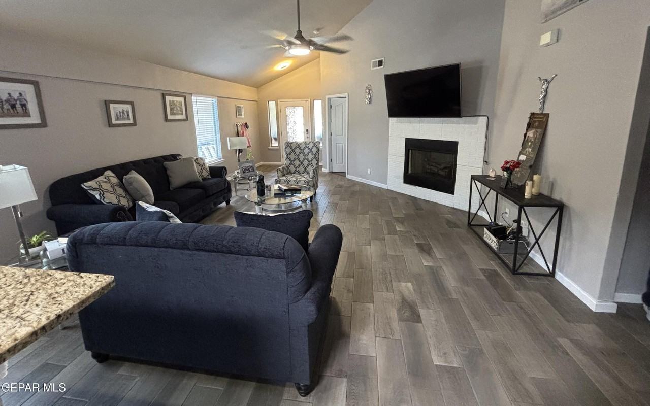 11008 Cattle Ranch St - Photo 7 of 23