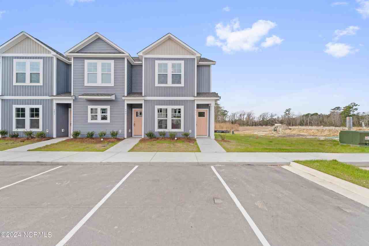 611 Jacks Crossing Dr