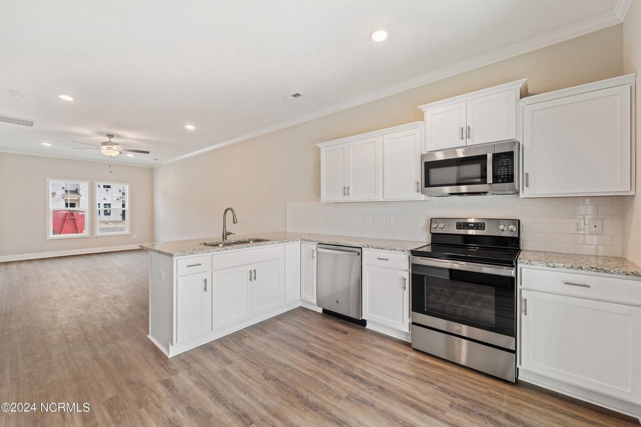611 Jacks Crossing Dr - Photo 6 of 21