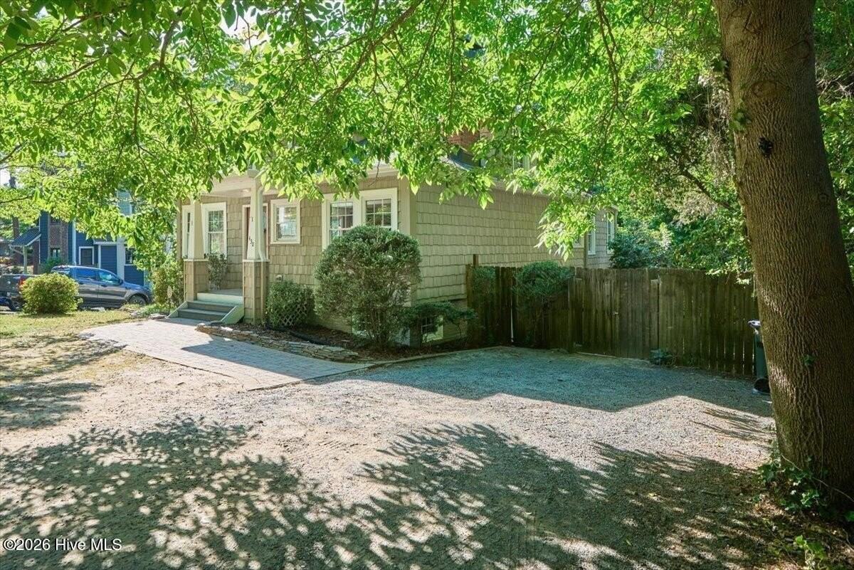 430 N Ridge St - Photo 4 of 50