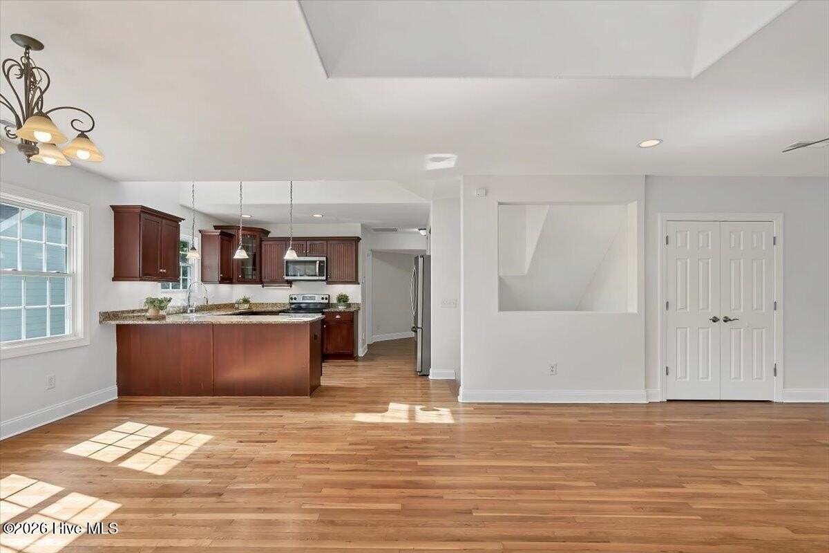 430 N Ridge St - Photo 7 of 50