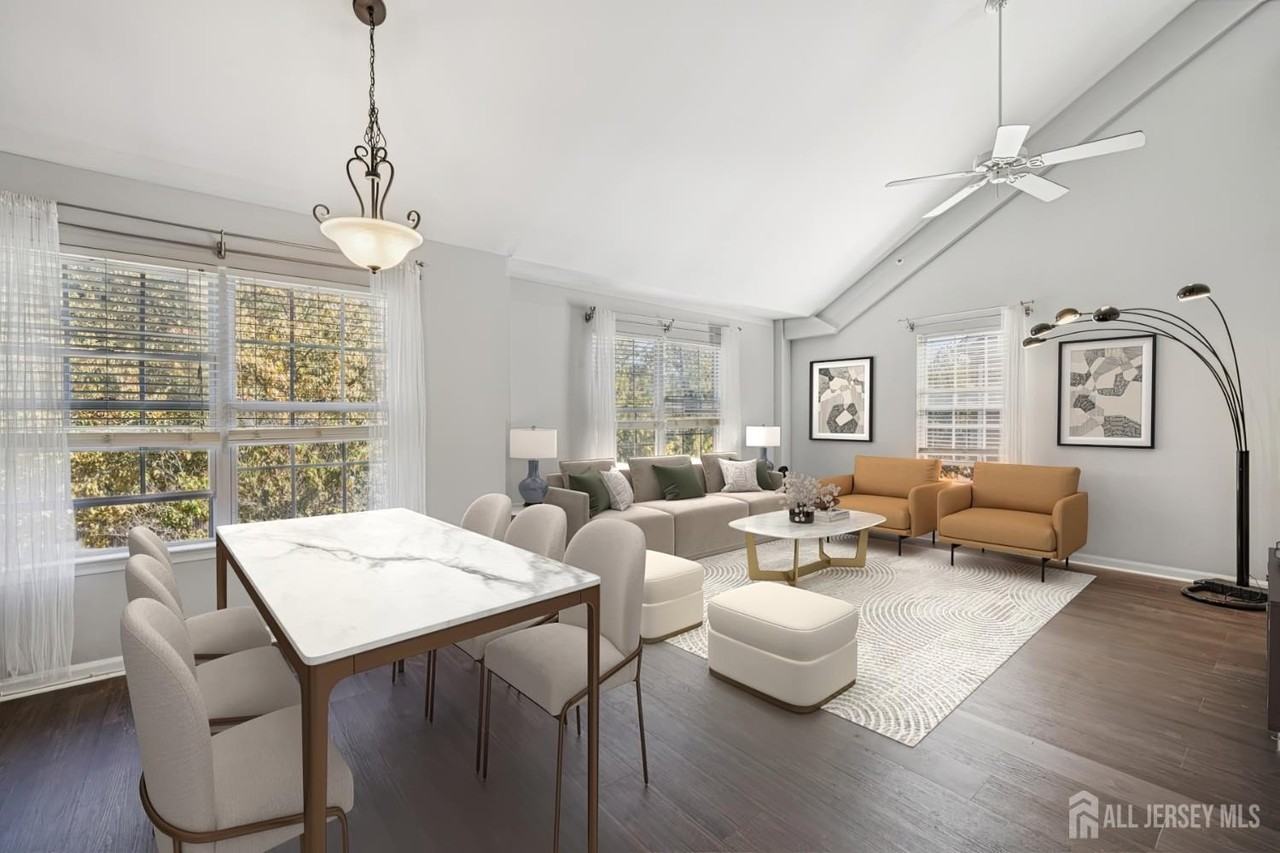 21 Park Sq - Photo 3 of 14