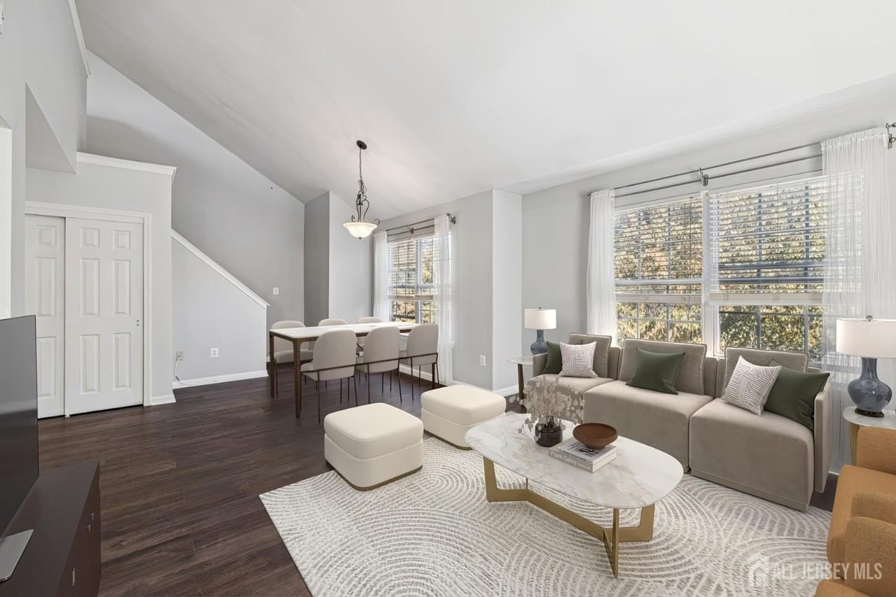 21 Park Sq - Photo 4 of 14