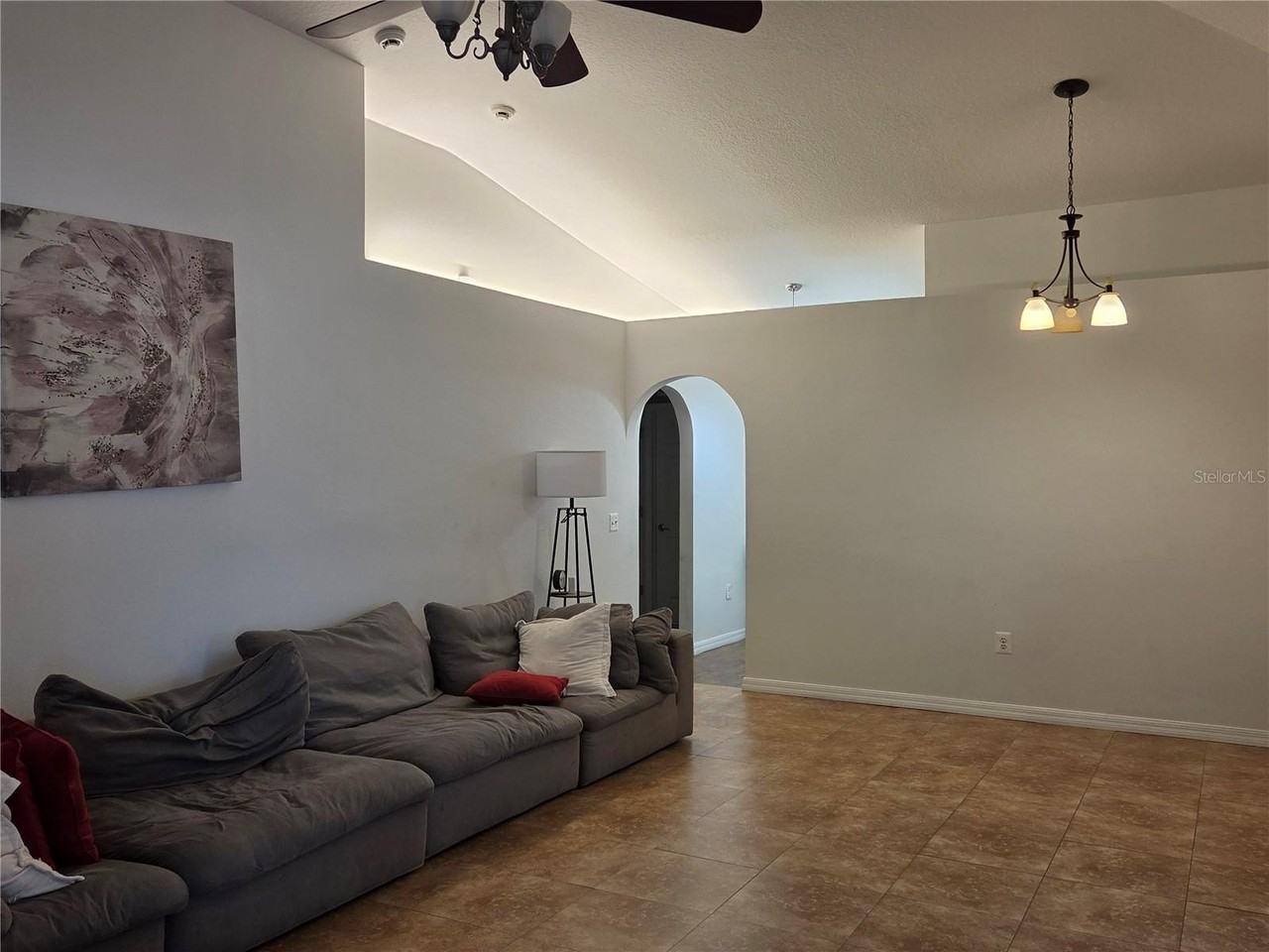 2215 Kingscrest Cir - Photo 3 of 17
