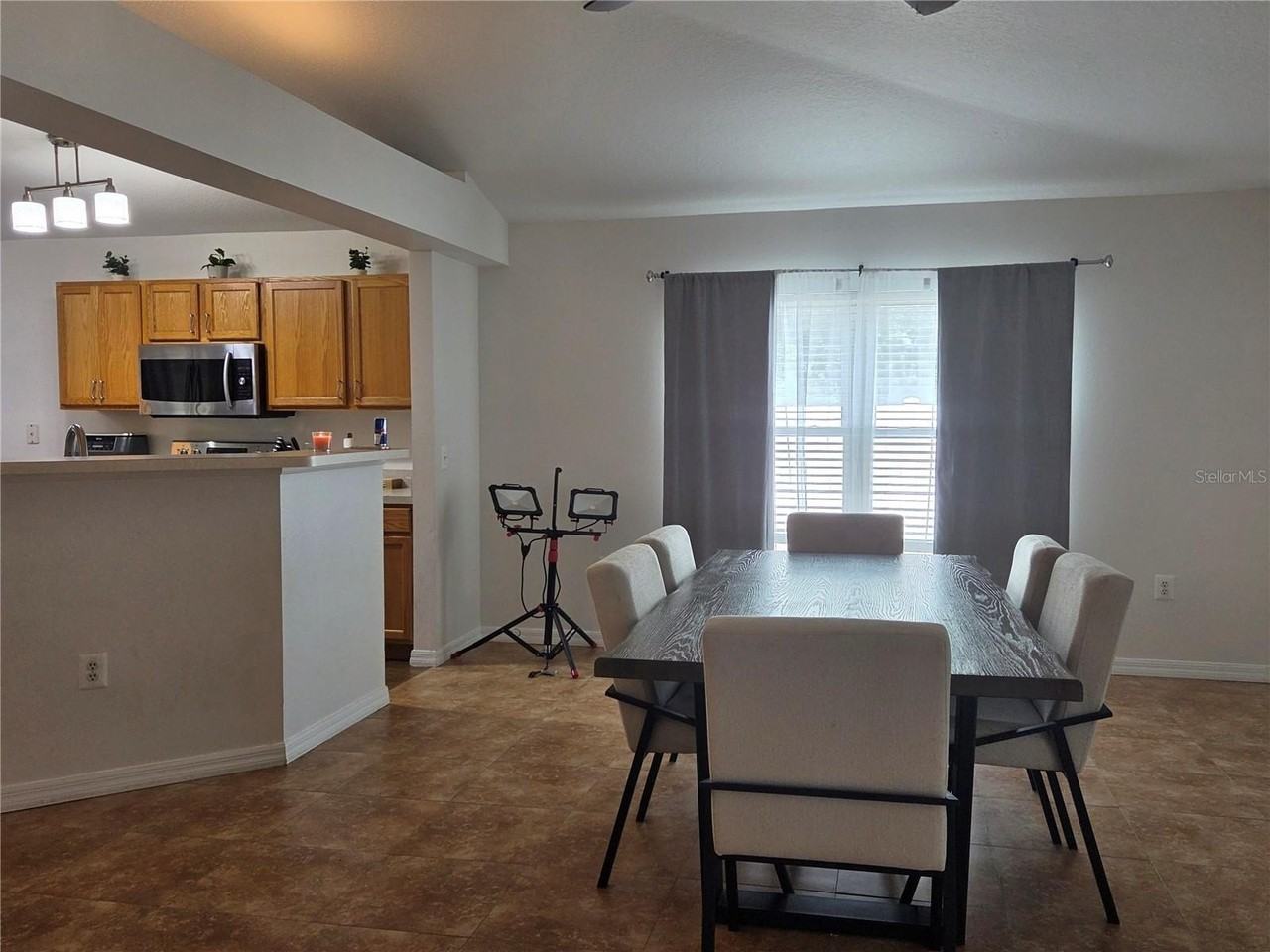 2215 Kingscrest Cir - Photo 6 of 17