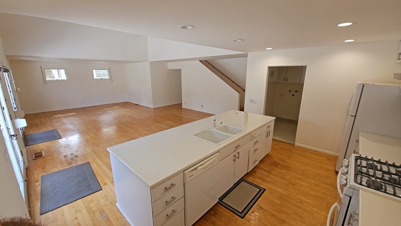 6600 W 83rd St #1 - Photo 5 of 20