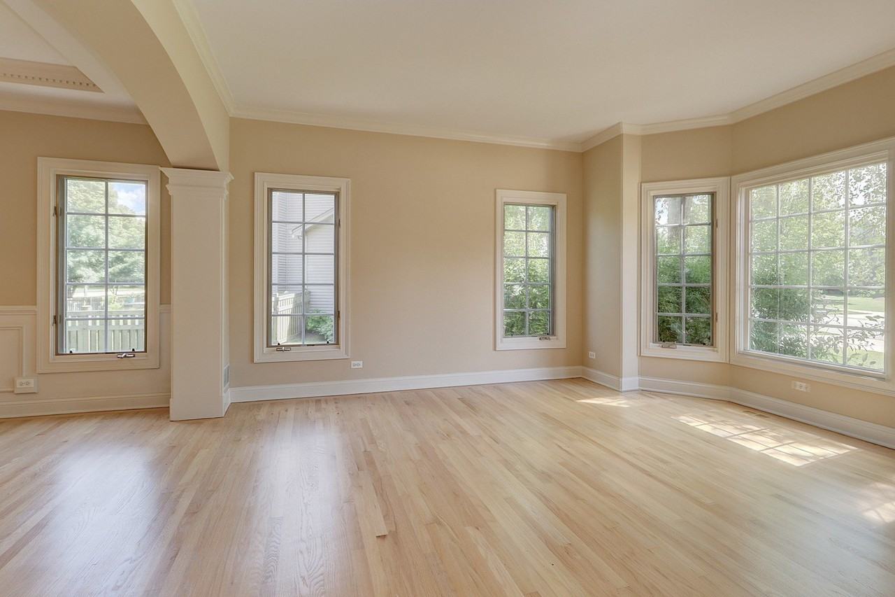 26025 Whispering Woods Cir - Photo 3 of 41
