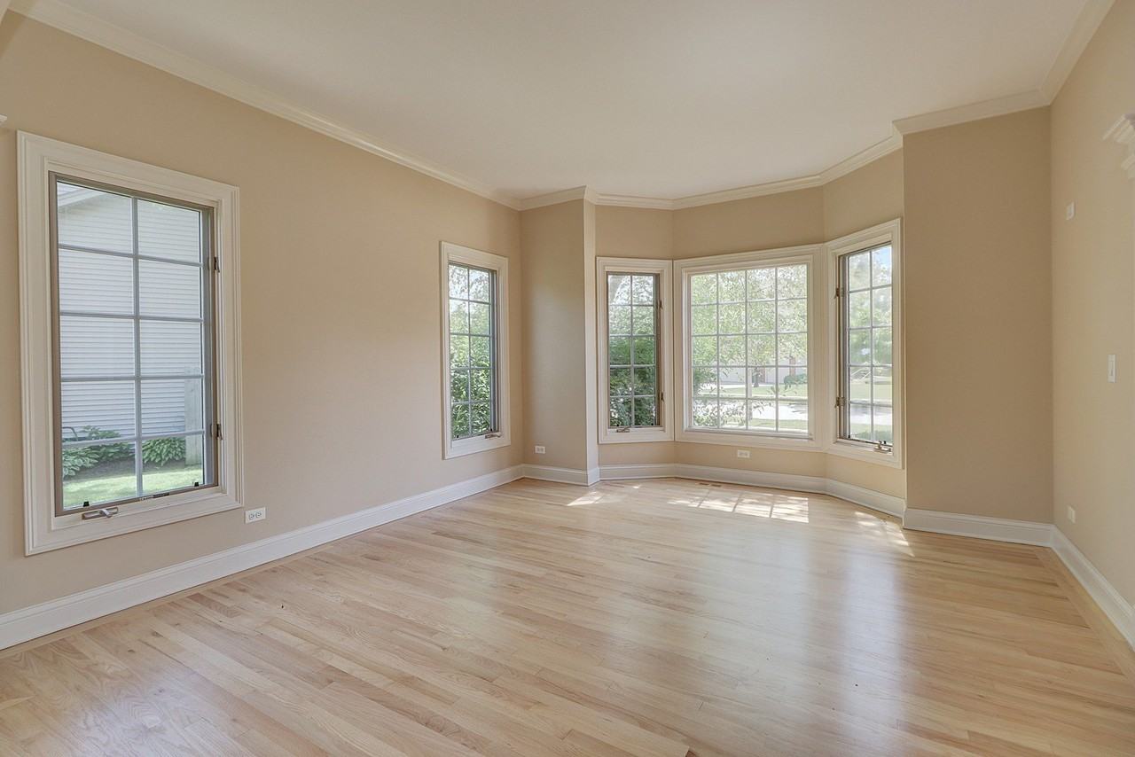 26025 Whispering Woods Cir - Photo 4 of 41