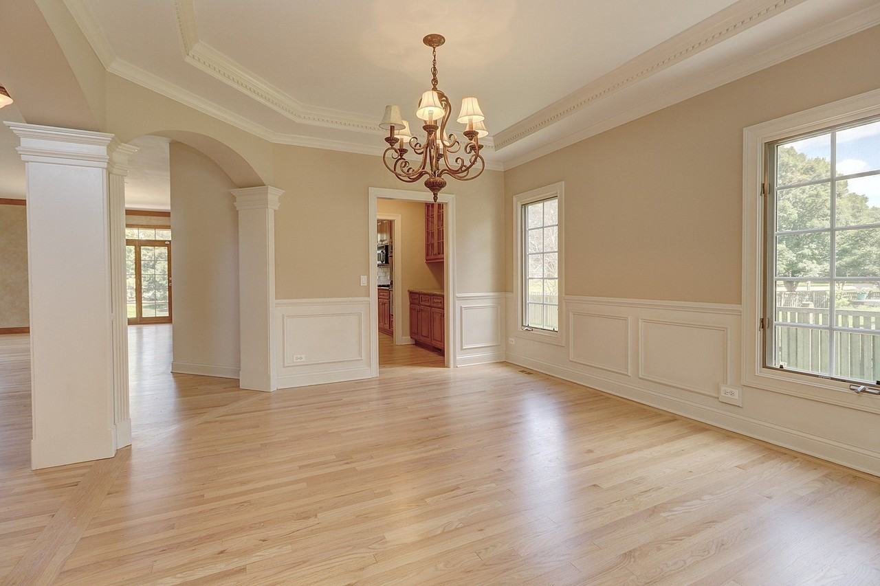 26025 Whispering Woods Cir - Photo 7 of 41