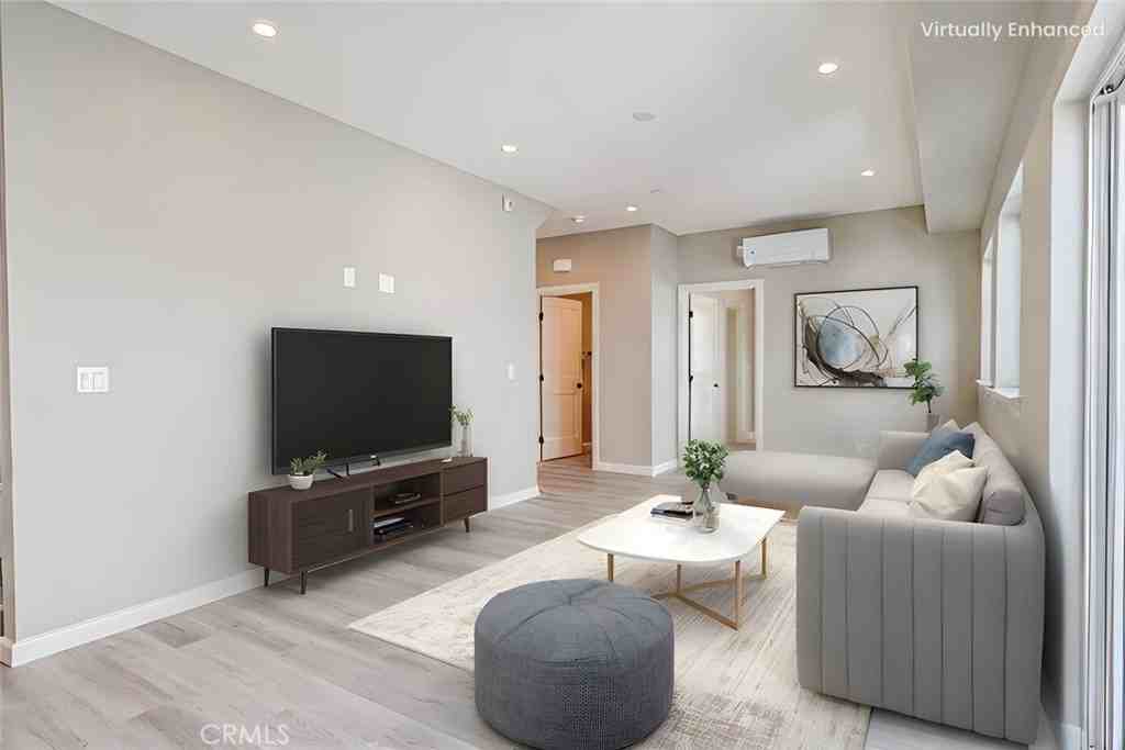 5257 Harmony Ave - Photo 3 of 34
