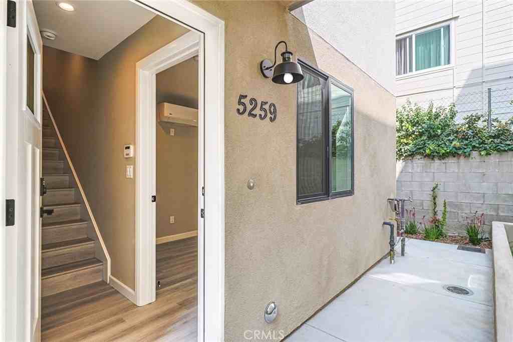 5257 Harmony Ave - Photo 5 of 34