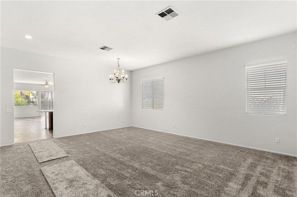 12211 Avon Ct - Photo 6 of 23