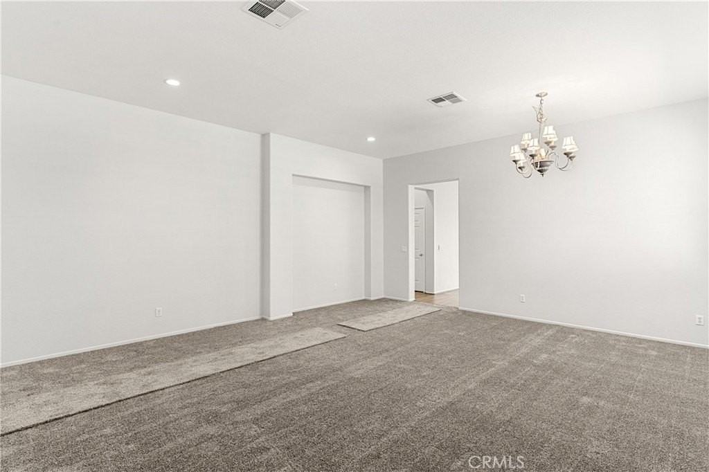 12211 Avon Ct - Photo 7 of 23