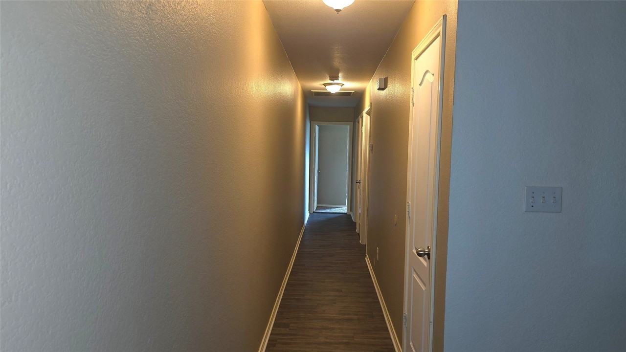 1662 Kennedy St - Photo 3 of 6