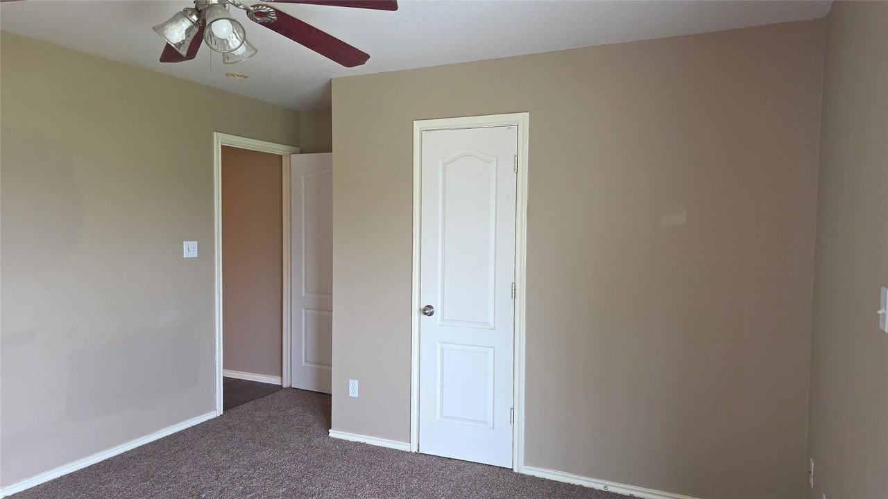 1662 Kennedy St - Photo 6 of 6