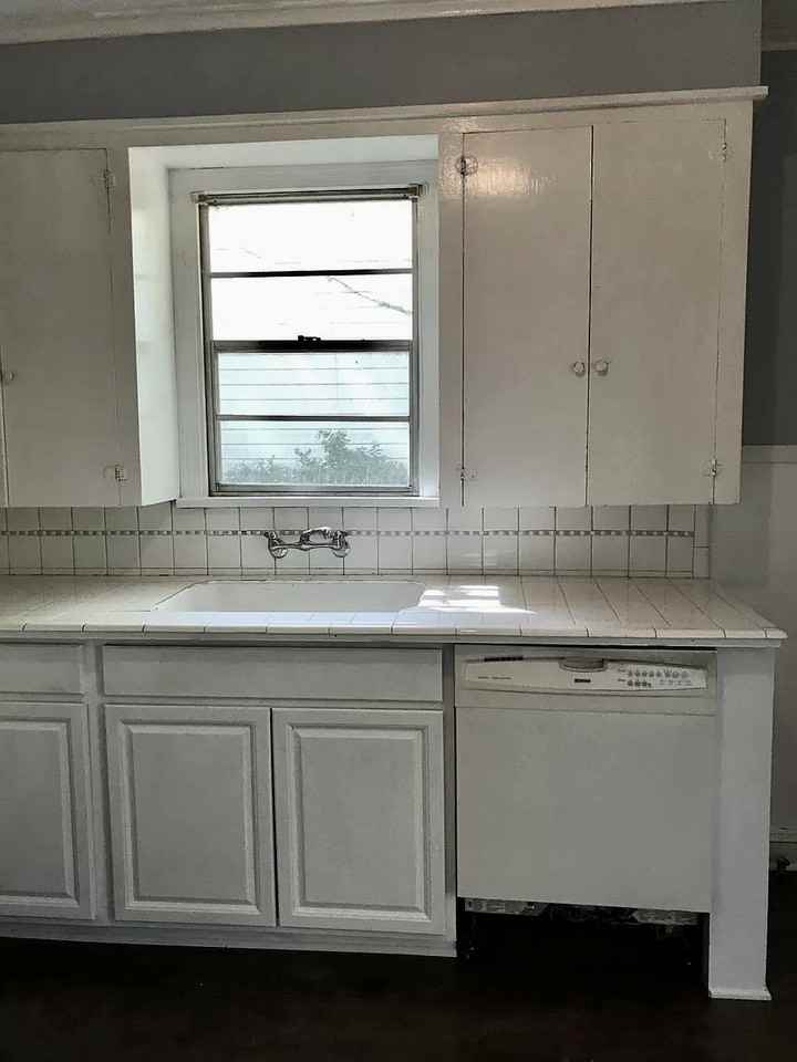 231 E Slattery Blvd - Photo 3 of 9