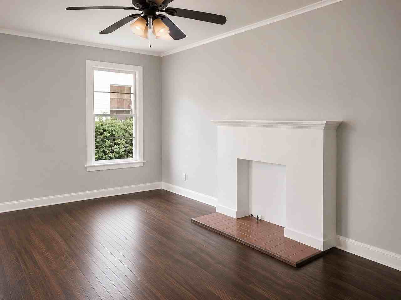 231 E Slattery Blvd - Photo 4 of 9