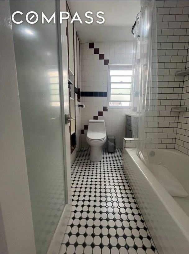 2350 38th St #F2 - Photo 2 of 5