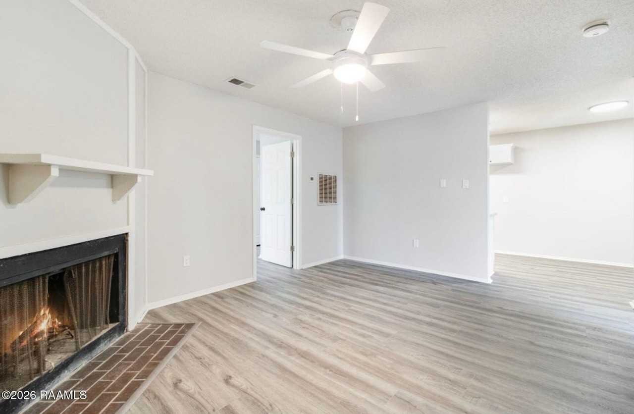 107 Meudon St #D - Photo 2 of 17