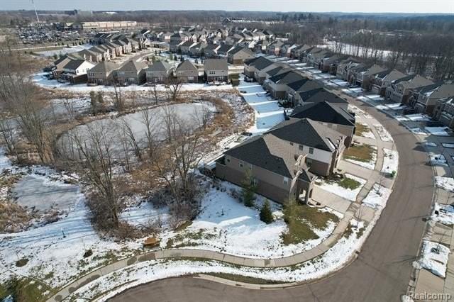 49744 Hartwick Dr - Photo 3 of 25