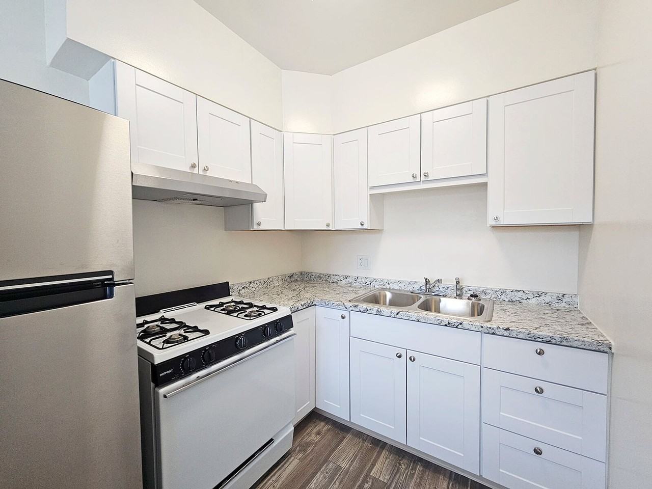 Welcome to Oceanridge Apartments - Photo 4 of 40
