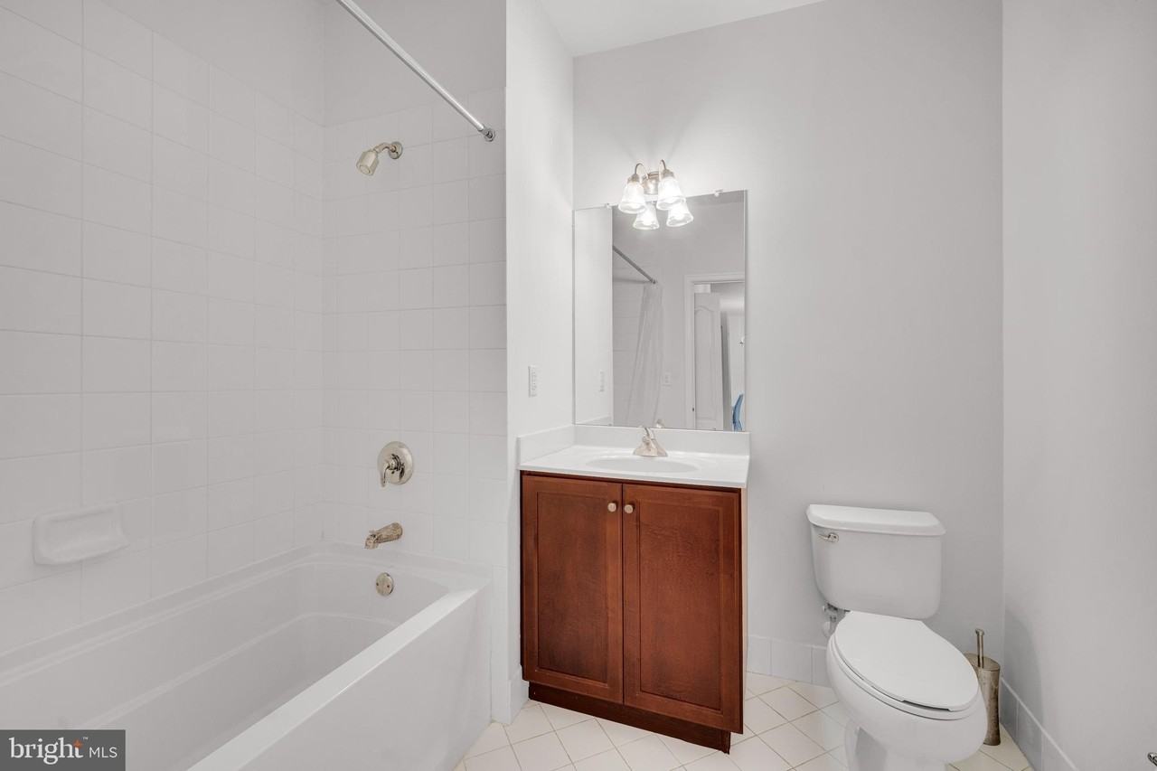243 Carson Ter - Photo 6 of 31