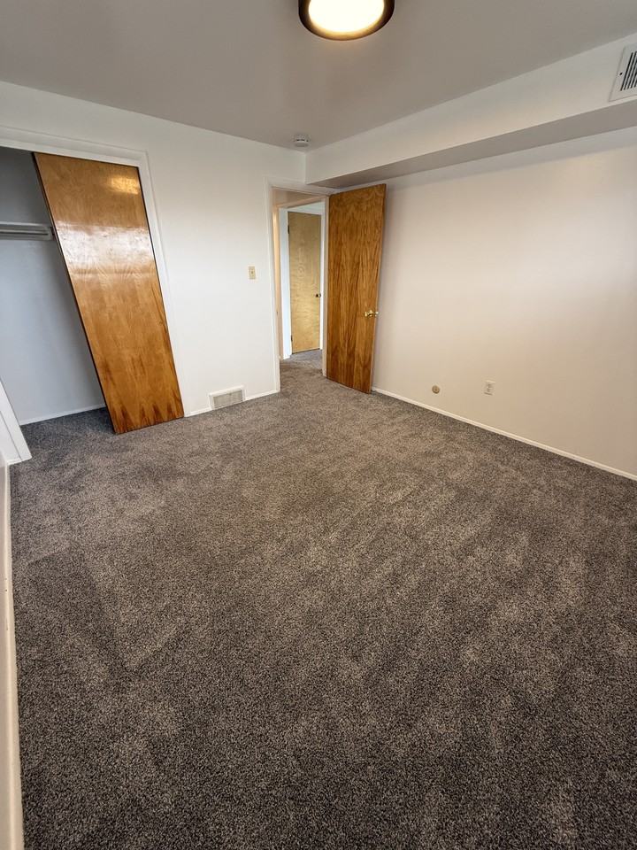 4212 Central Ave #4 - Photo 7 of 12