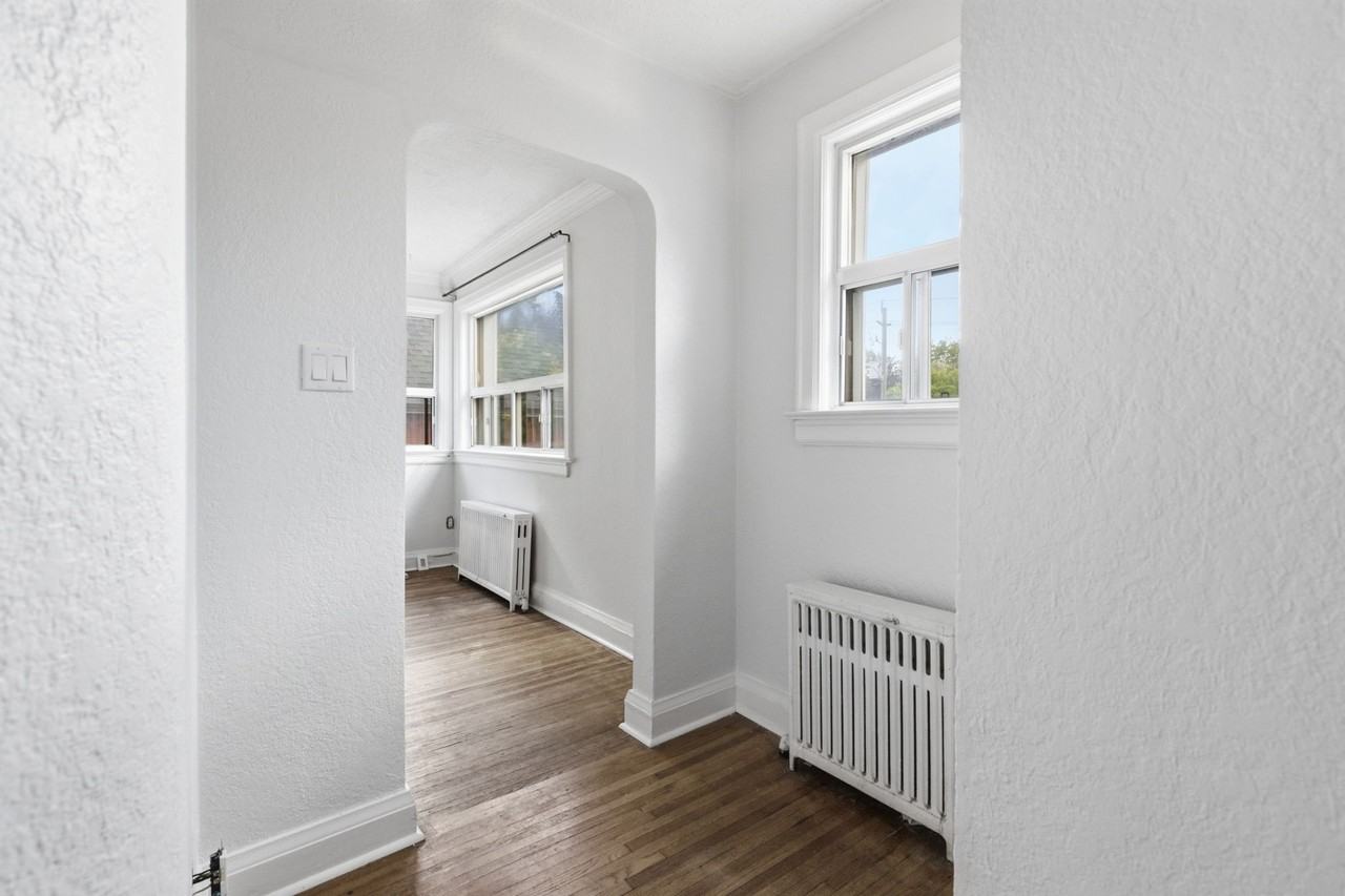 676 Beresford Avenue - Photo 4 of 21