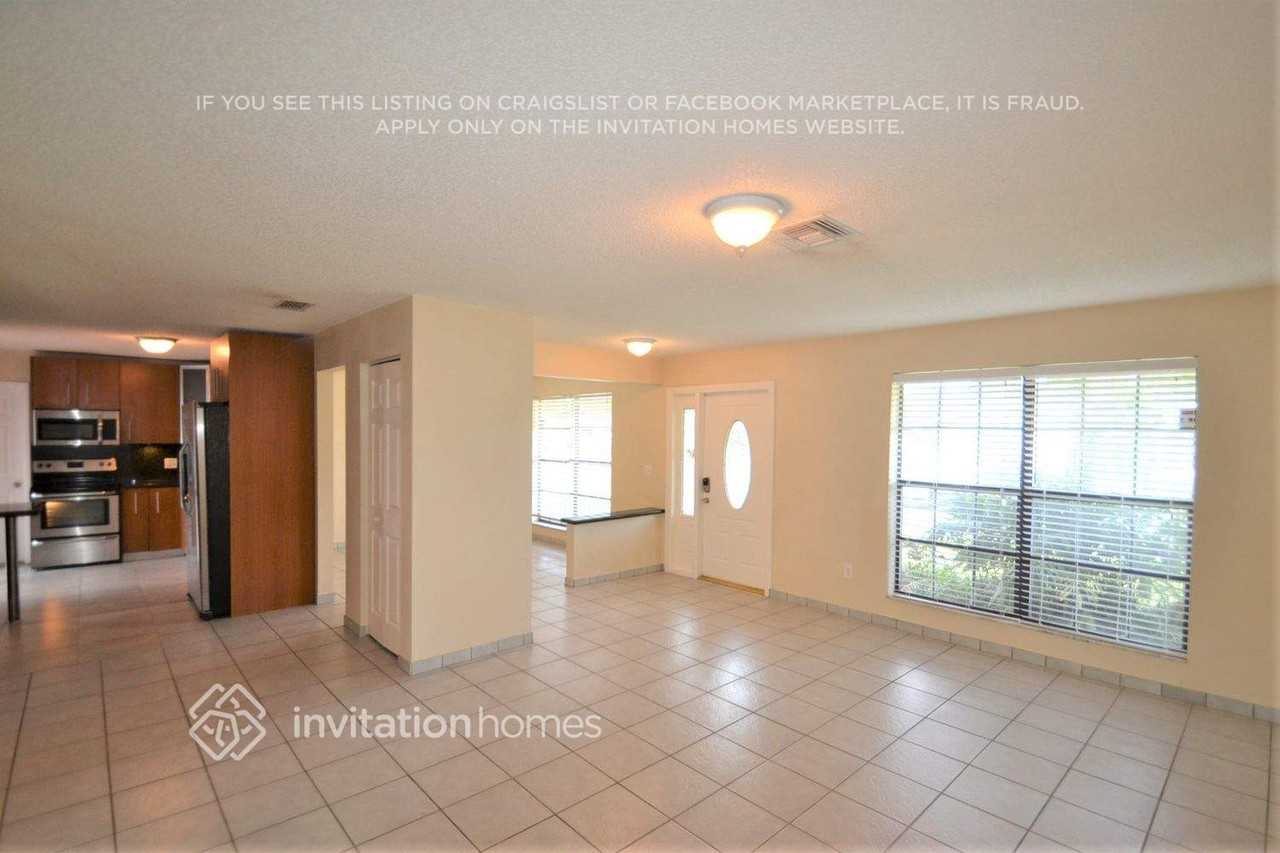 5131 Sw 101st Ter - Photo 2 of 18