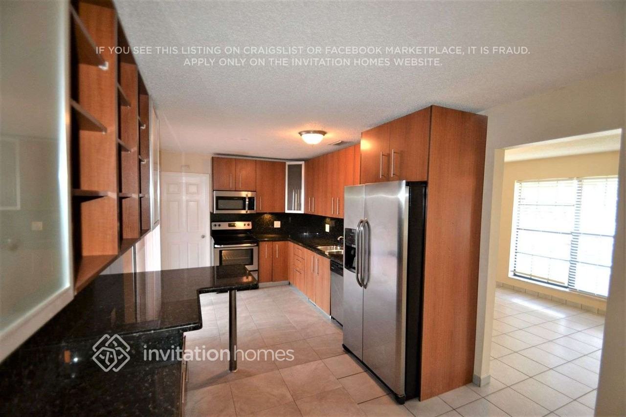 5131 Sw 101st Ter - Photo 4 of 18