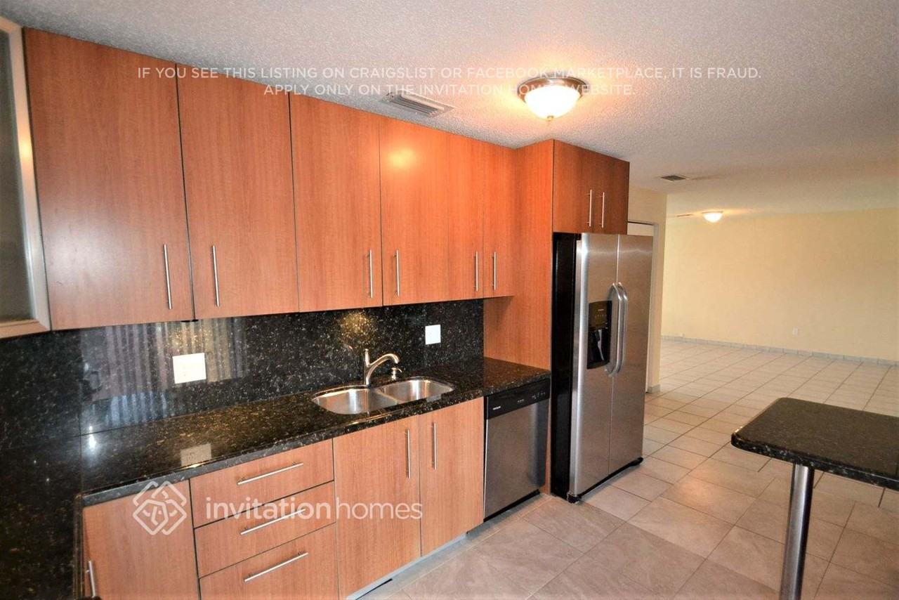 5131 Sw 101st Ter - Photo 5 of 18