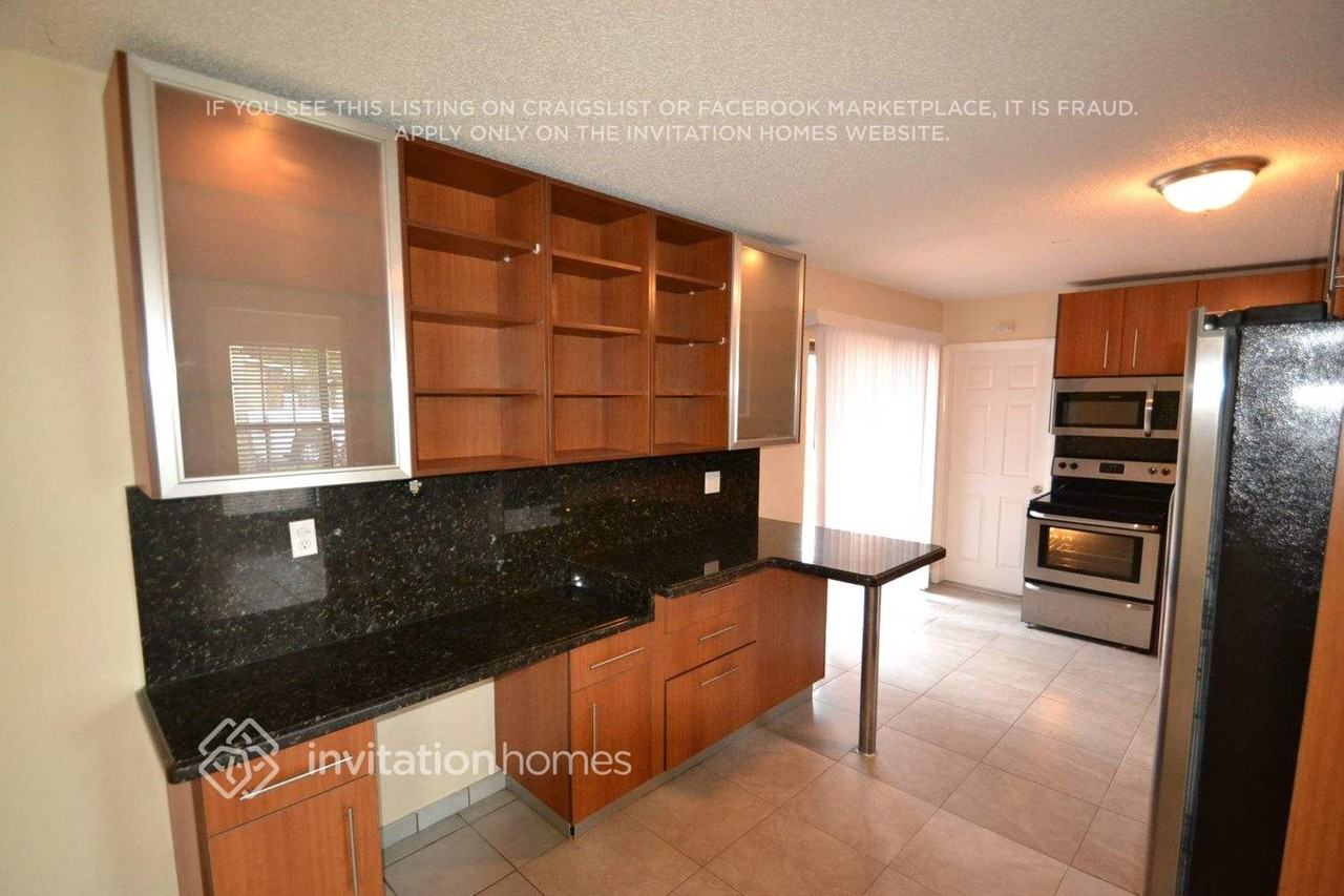5131 Sw 101st Ter - Photo 6 of 18