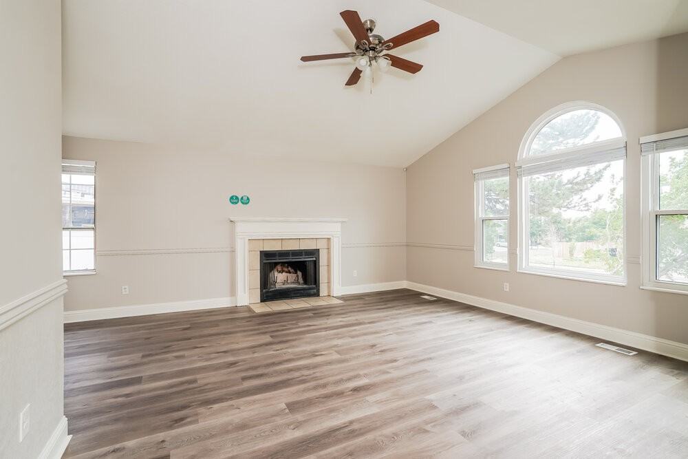 11959 S Aspen Ridge Rd - Photo 4 of 17