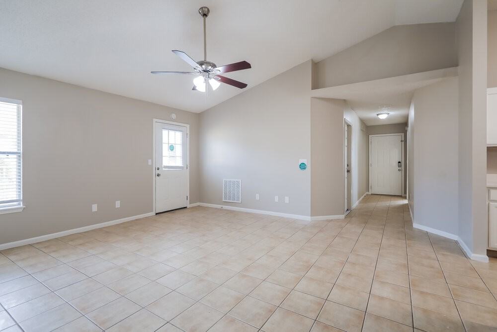 1811 Sheraton Lakes Cir - Photo 5 of 16