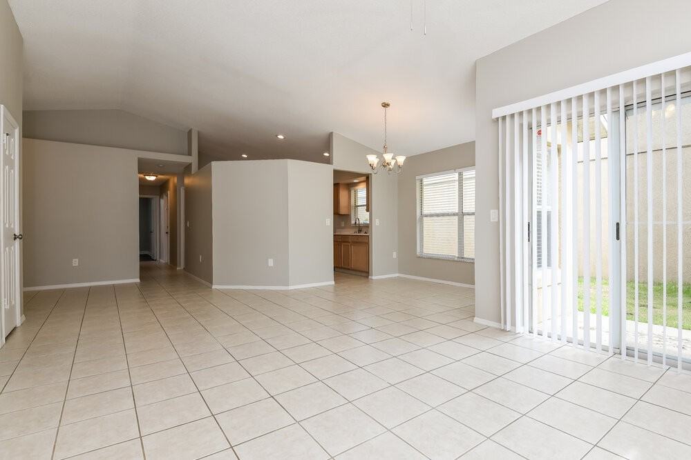 2603 Spring Hill Dr - Photo 4 of 16