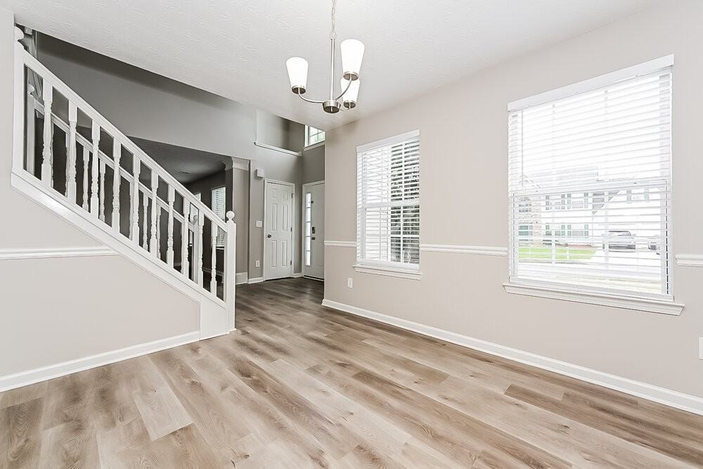 290 Hazelhurst Dr - Photo 6 of 17