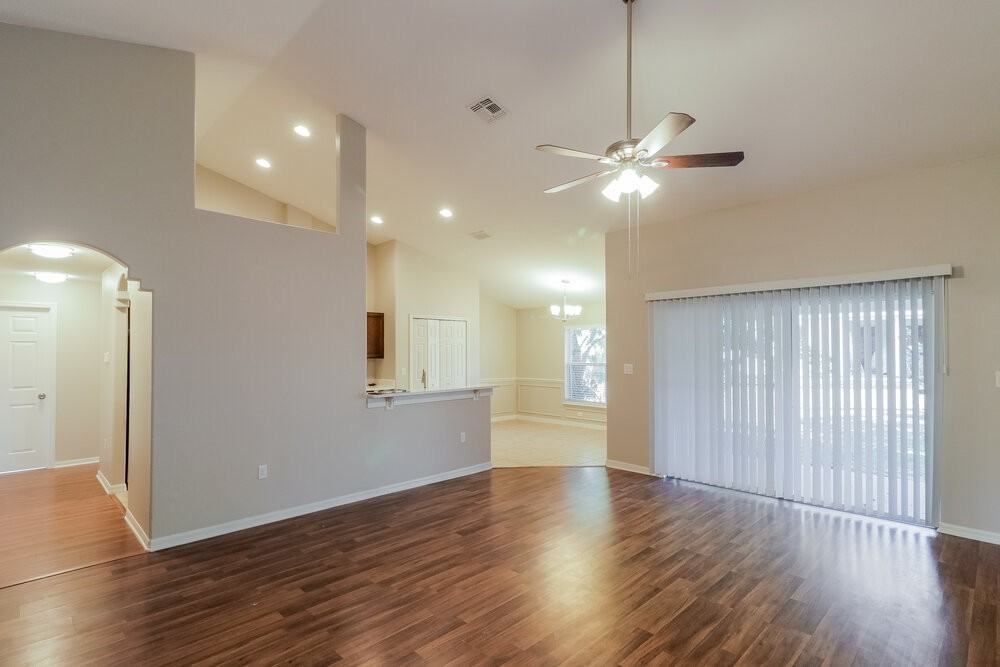 426 Disston Ave - Photo 5 of 16
