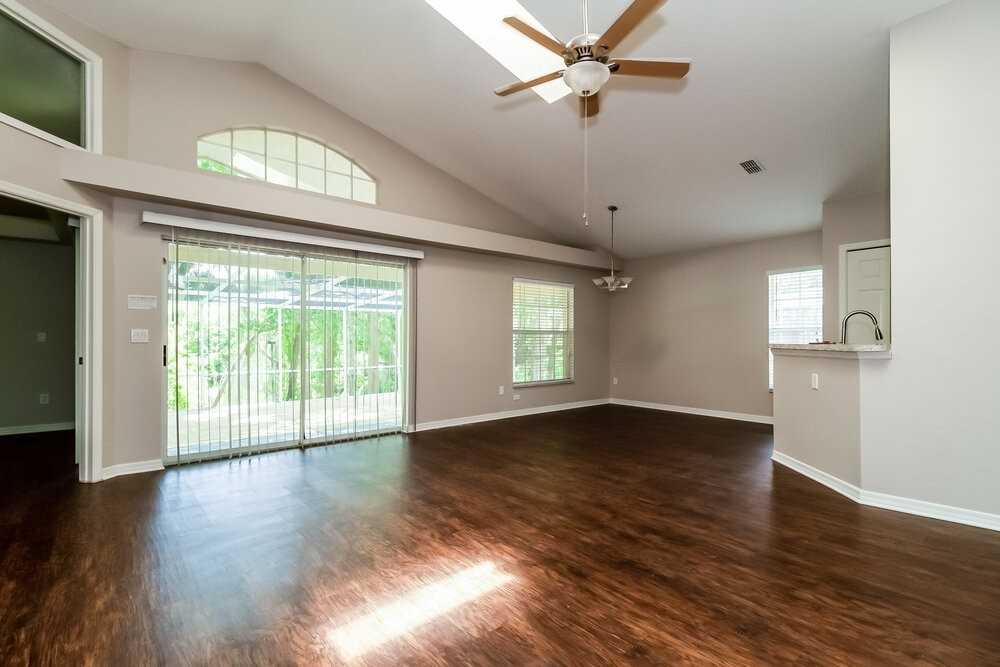 996 Maple Ct - Photo 3 of 16